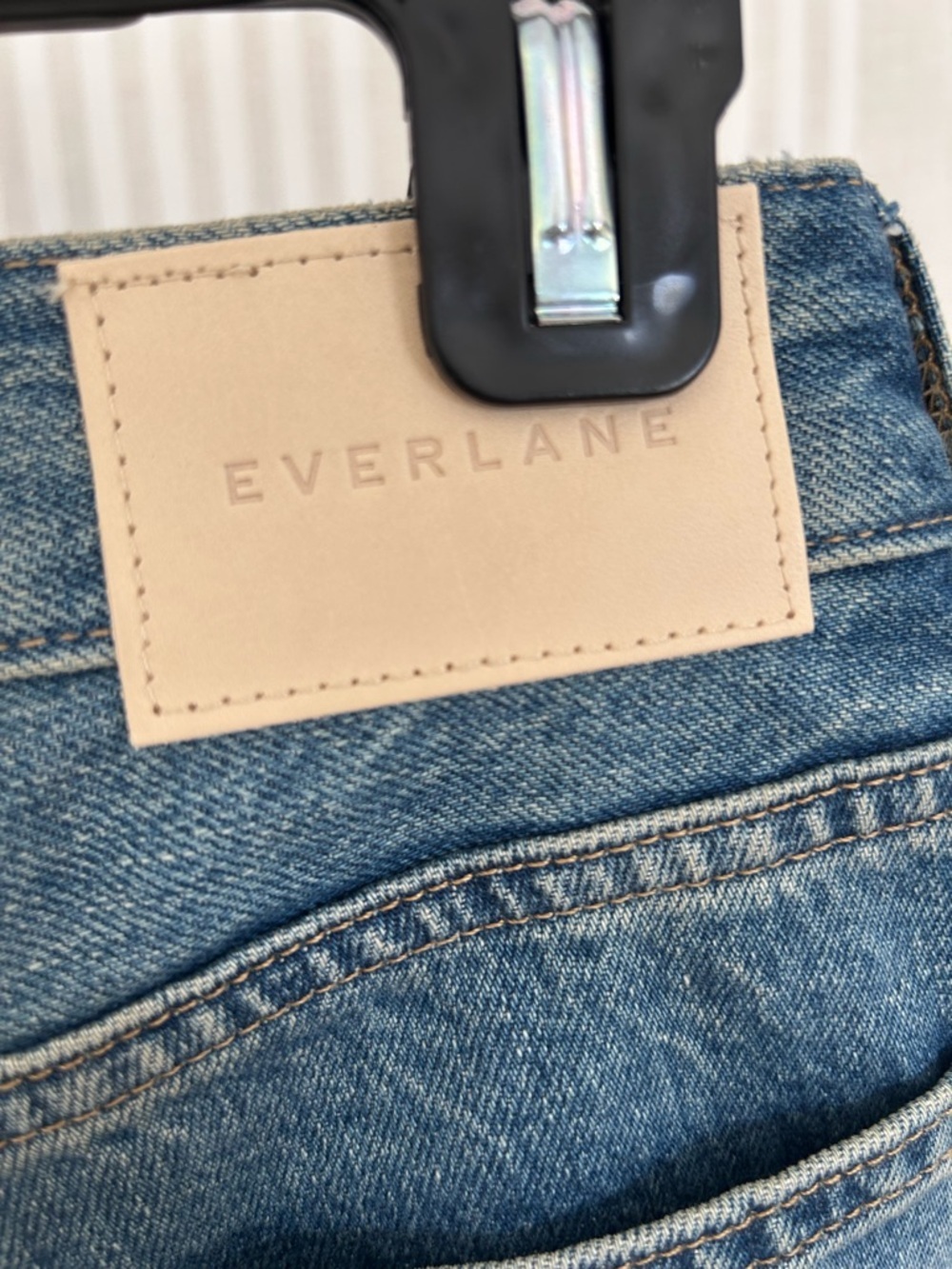 EVERLANE The Curvy ‘90s Cheeky Straight Leg Jean Mid Blue Size 28 Button Fly NEW - Picture 9 of 9